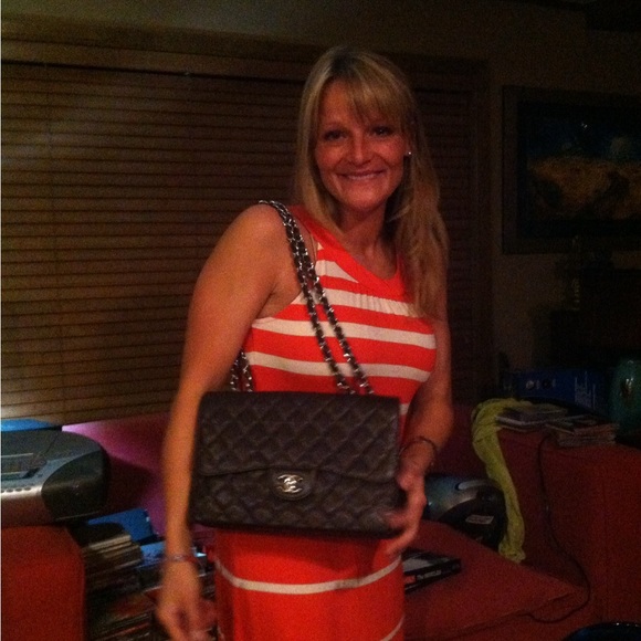 Meet your Posher, Jennifer - Picture 2 of 3